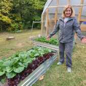 Use the arrows or slide the photo to see more