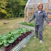 Use the arrows or slide the photo to see more