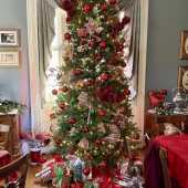 Use the arrows or slide the photo to see more